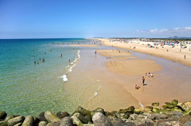 Ilhas do Algarve em redor de Tavira