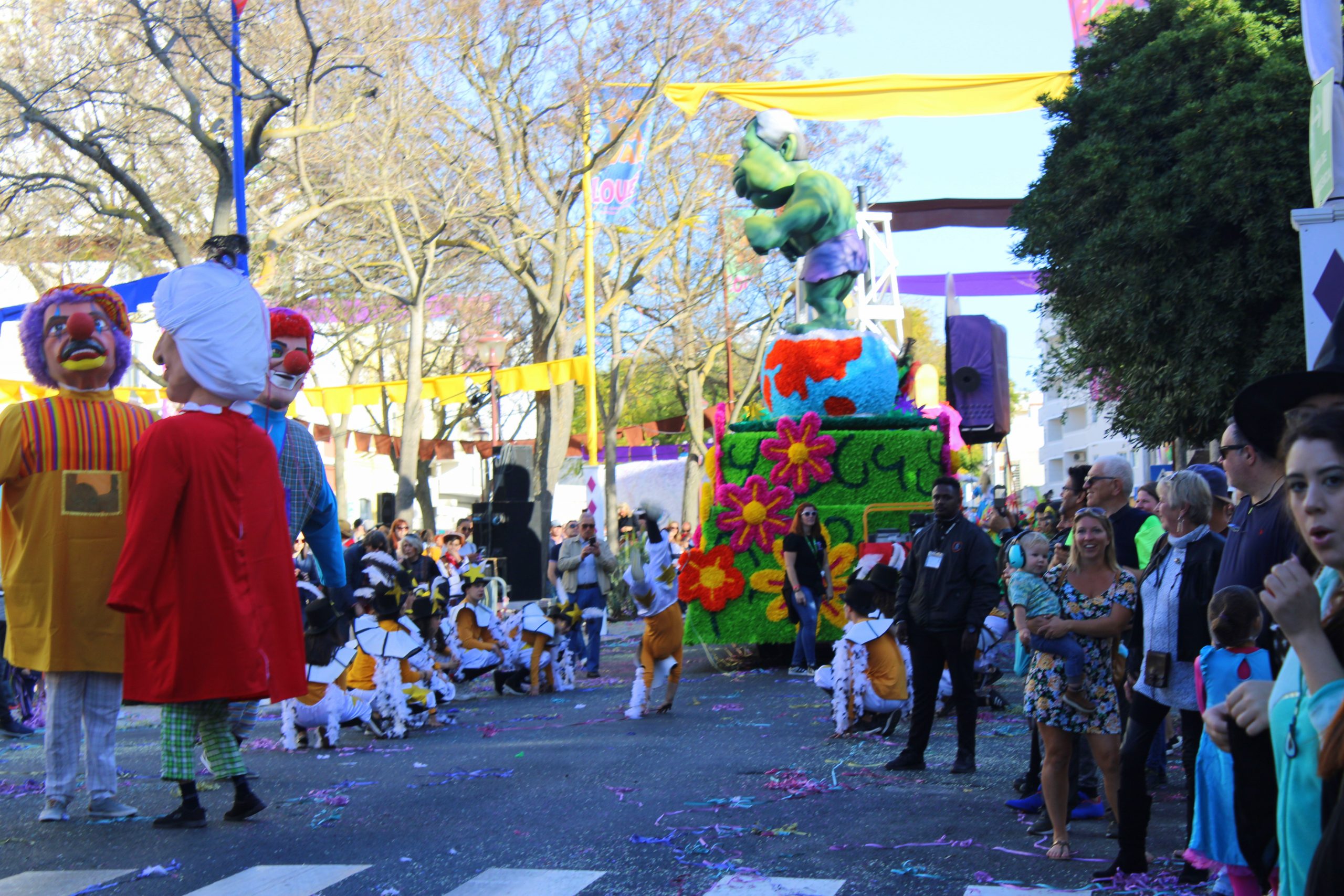 Carnival (Carnaval) на юге Португалии al: Loule