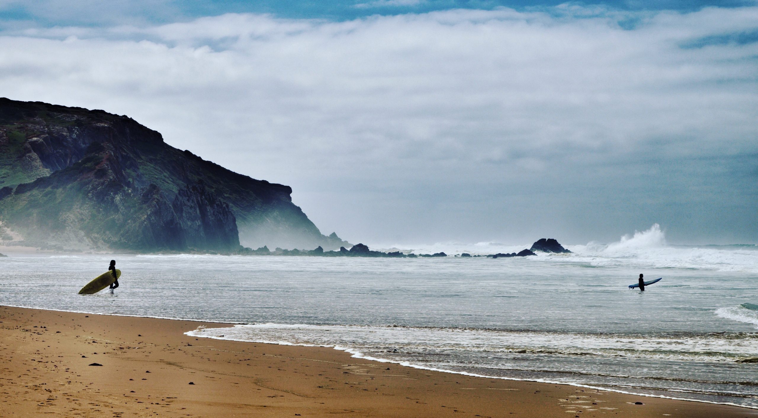 Surfing on the south of Portugal - Algarve