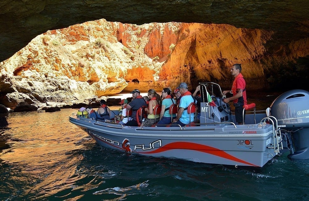 Экскурсия на лодке по пещере Бенагил из Портимао