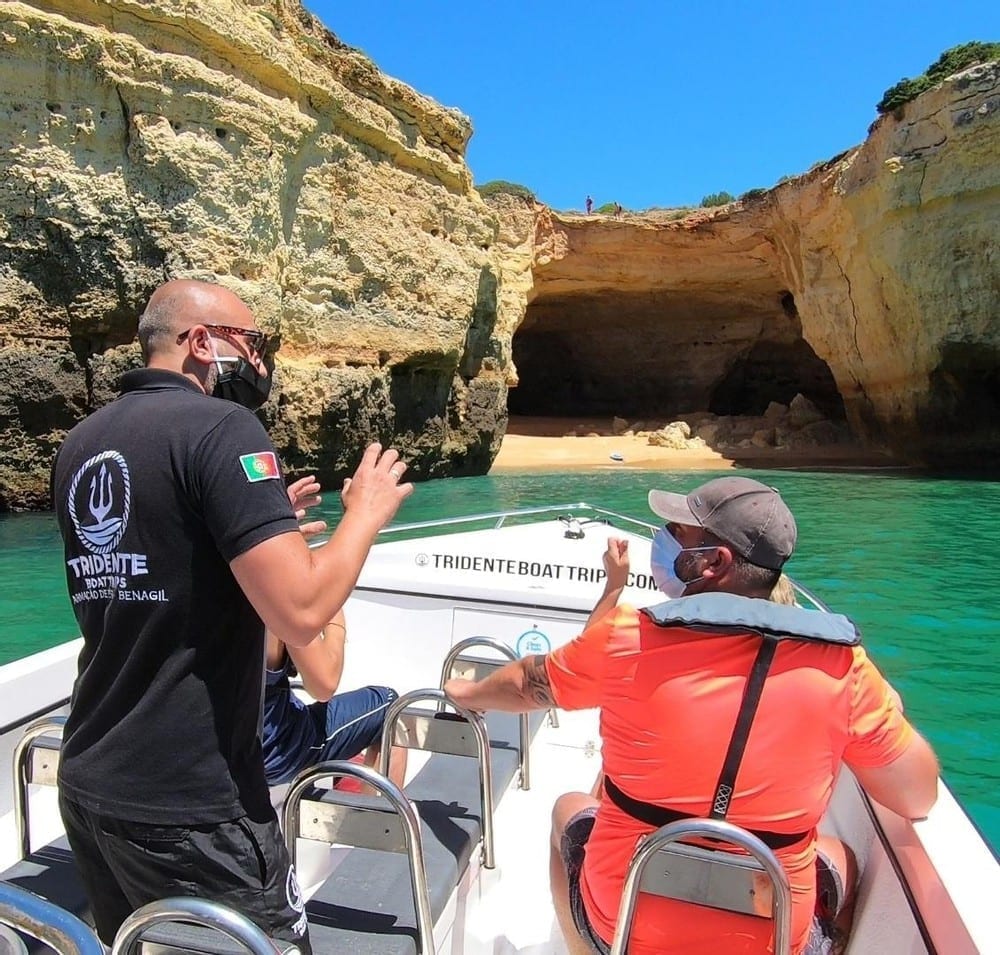 Excursión en barco por la cueva de Benagil desde Armação de Pêra