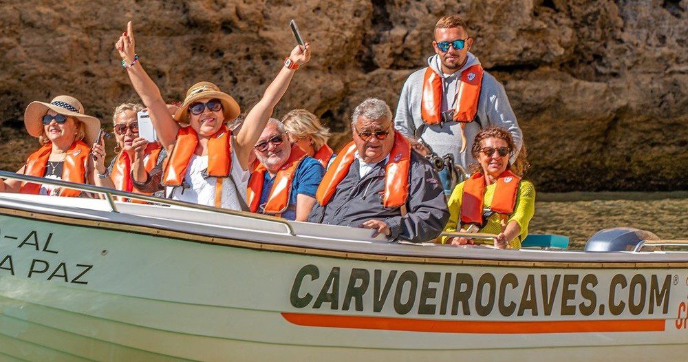 Visite en bateau de la plage de Marinha et de la grotte de Benagil au départ de Carvoeiro