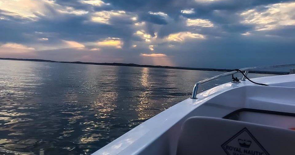 Excursion privée en bateau au coucher du soleil depuis Portimao