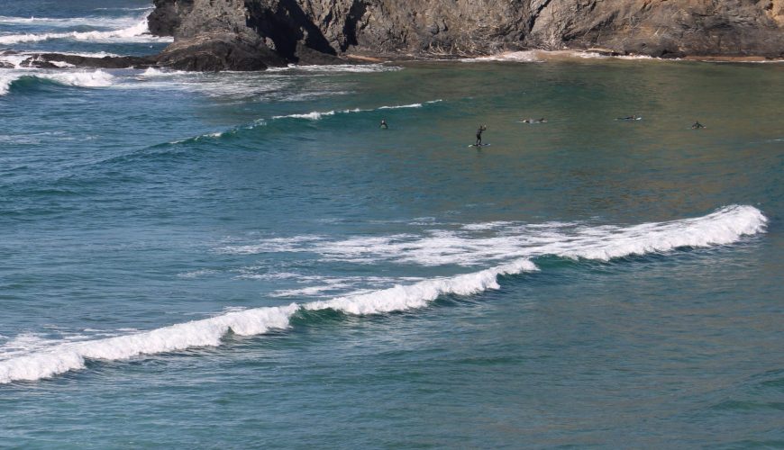 best beaches for surfers beginners in Algarve